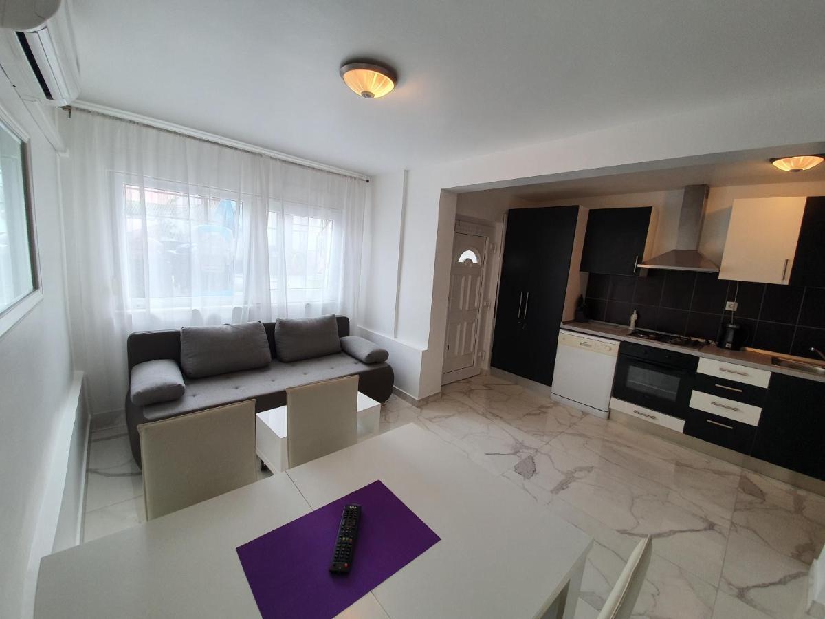 Luxury Domgjoni *